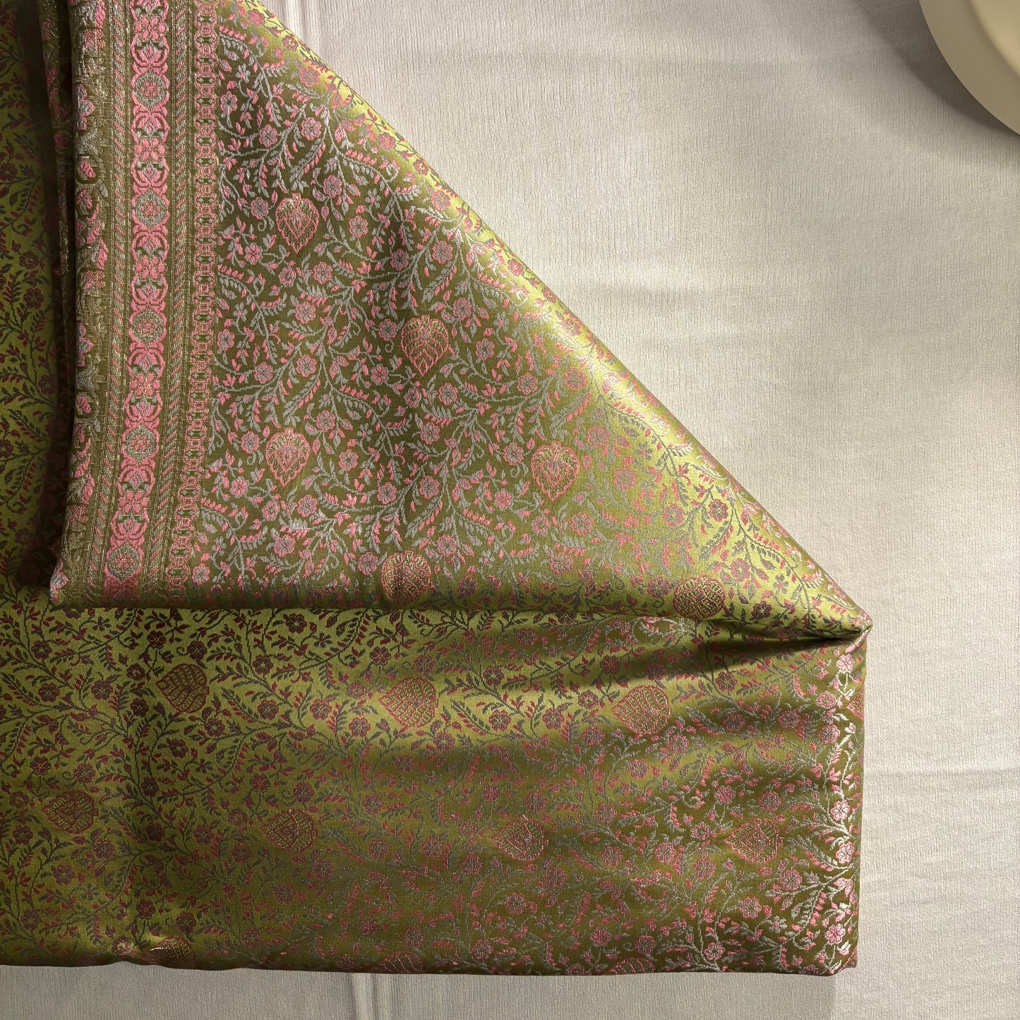 Green - Pink Soft Satin Silk Tanchoi Jamawar Banarasi Handloom Saree