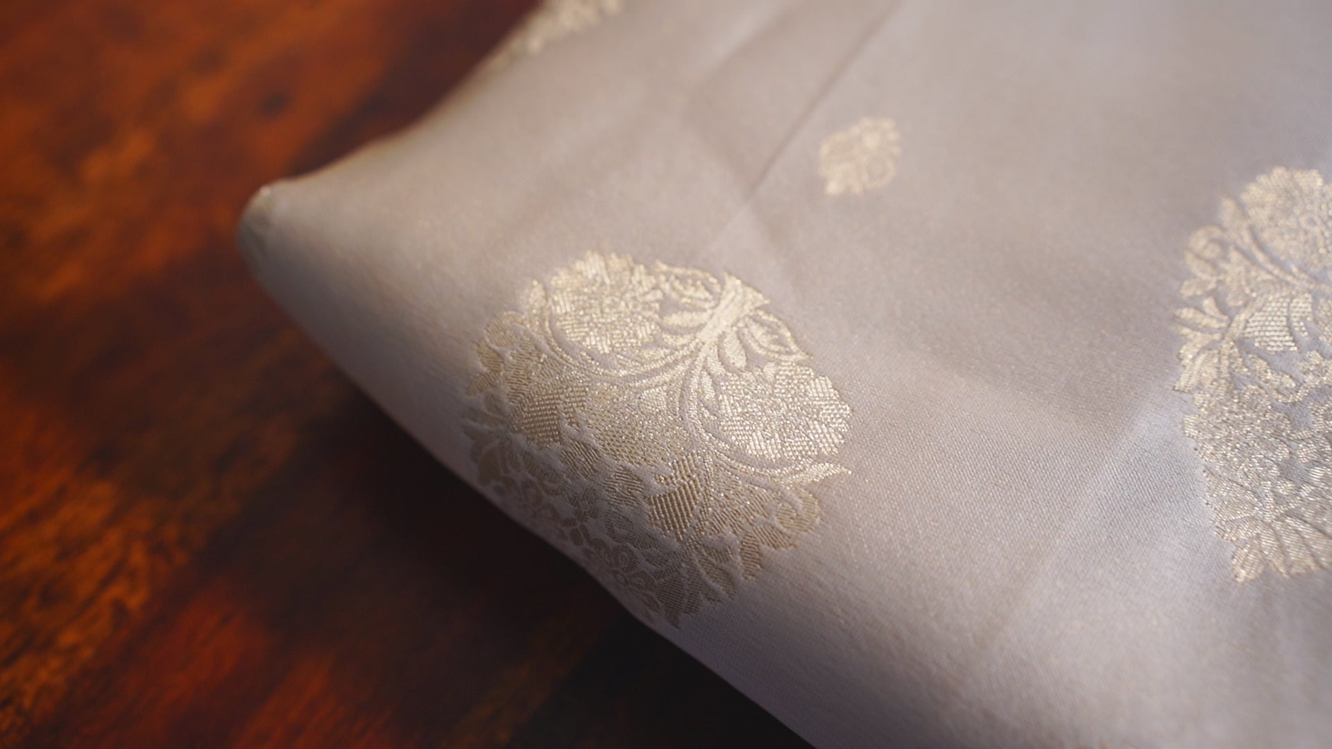 Banarasi Pure Mashru Silk Saree (Off-White)